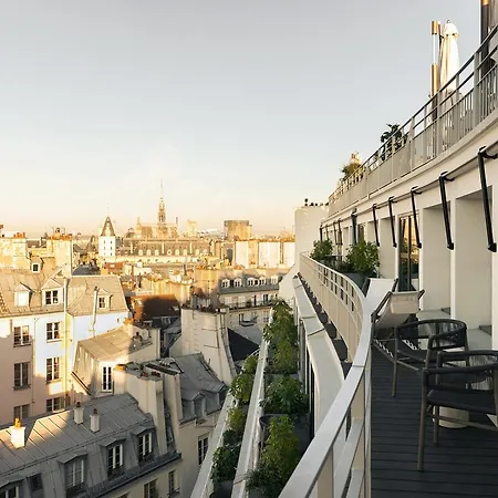 Hotell Dame Des Arts 4*