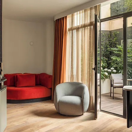 Hotell Dame Des Arts 4*