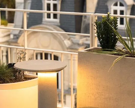 Dame Des Arts Hotel