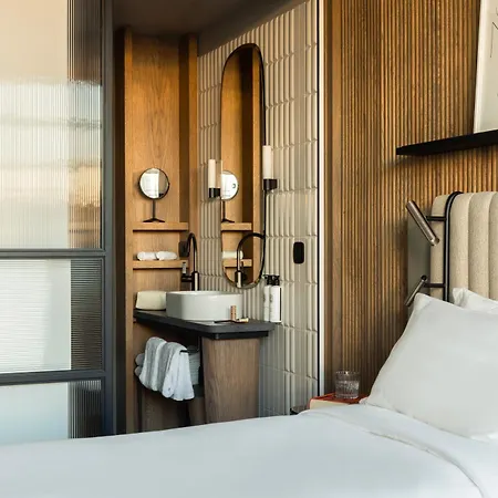 Dame Des Arts Hotel