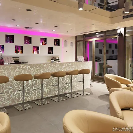 Dame Des Arts Parigi