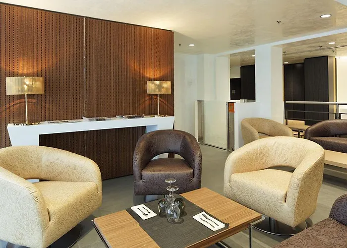 Ξενοδοχείο Dame Des Arts 4*